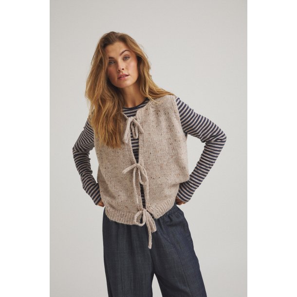 Luxzuz // One Two - June Knit vest - Deep Taupe