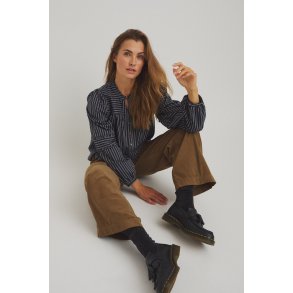 Luxzuz // One Two - Jing Blouse - Night Blue