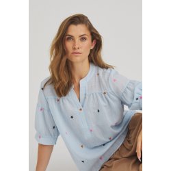 Luxzuz // One Two -  Vibse blouse - cream eller Light blue