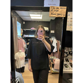 Luxzuz // One Two - Carolanti bluse - Sort