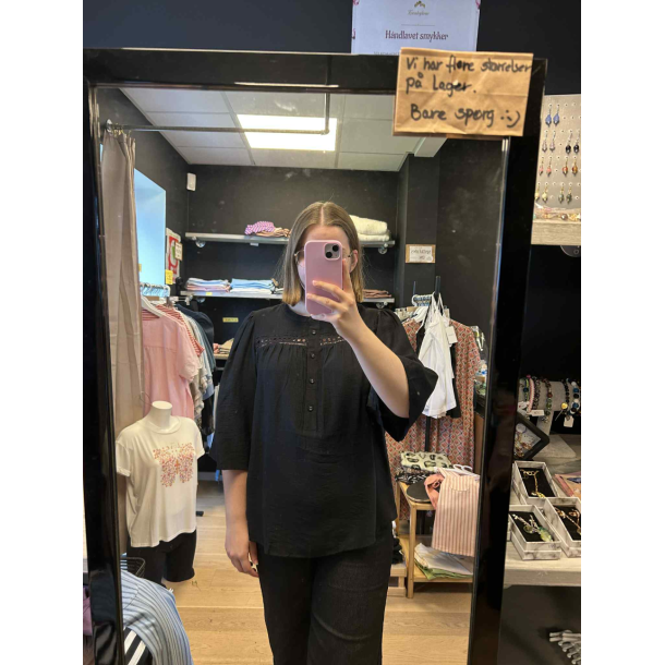 Luxzuz // One Two - Carolanti bluse - Sort